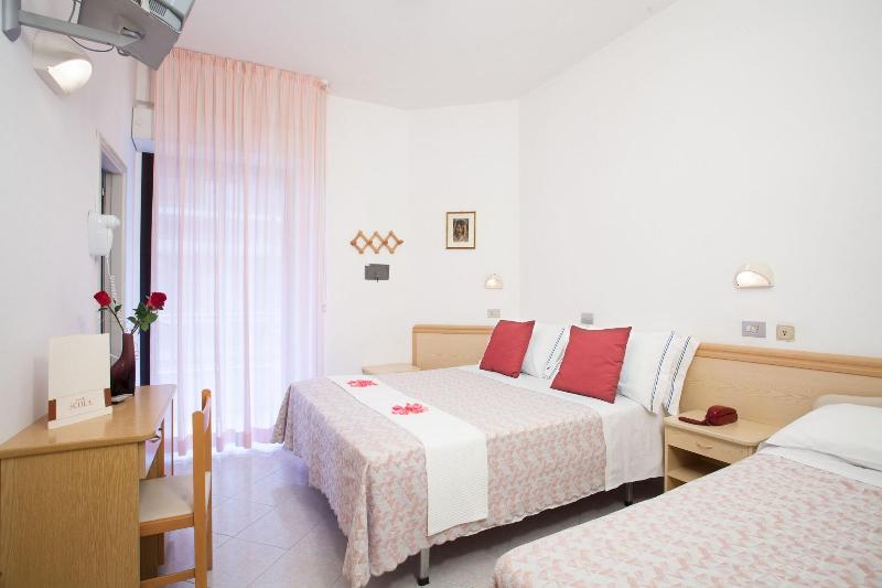 Hotel Cola Frontemare image