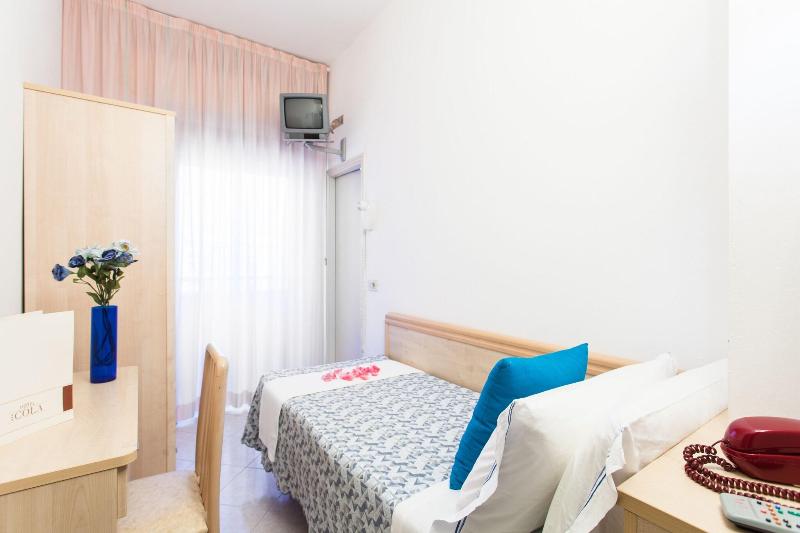 Hotel Cola Frontemare image