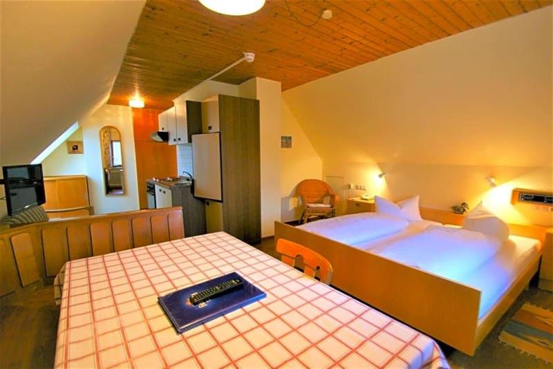 Zur Traube Schwarzwaldhotel Restaurant Am Titisee image