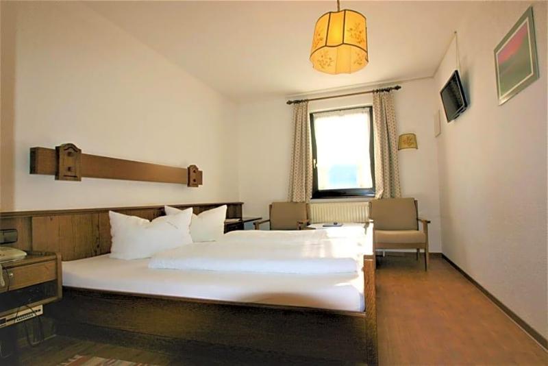 Zur Traube Schwarzwaldhotel Restaurant Am Titisee image
