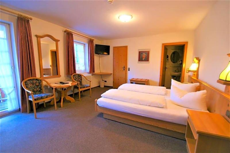 Zur Traube Schwarzwaldhotel Restaurant Am Titisee image
