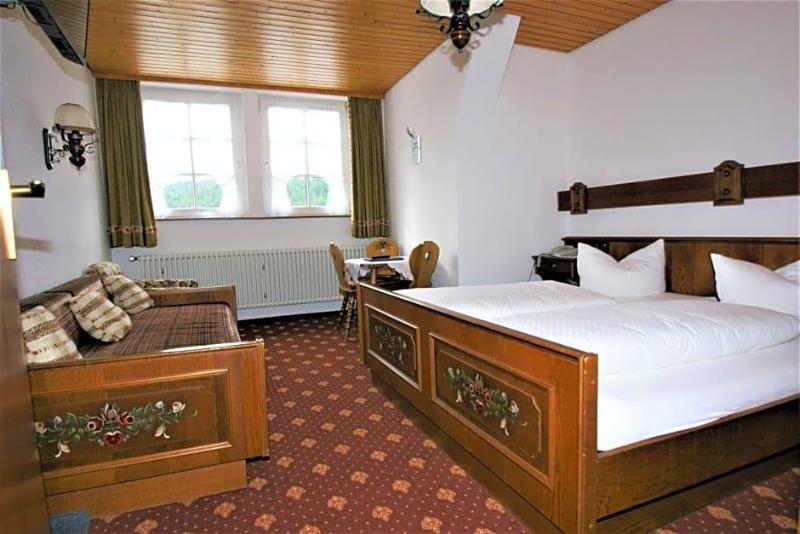 Zur Traube Schwarzwaldhotel Restaurant Am Titisee image