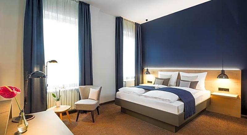 Bischoffs Hotel image