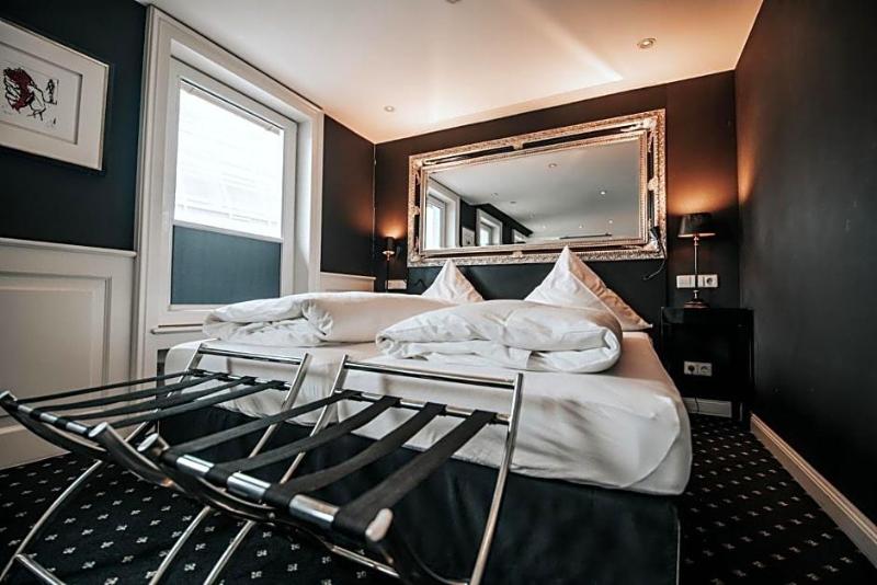 Boutique Hotel Am Rathaus Reblaus image