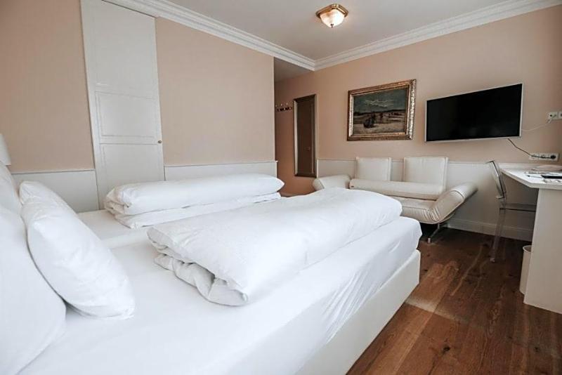 Boutique Hotel Am Rathaus Reblaus image