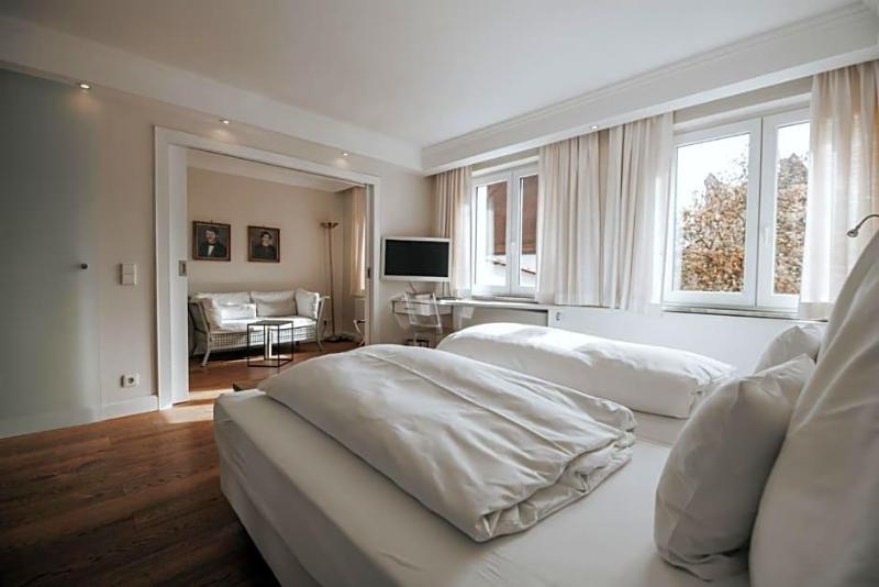 Boutique Hotel Am Rathaus Reblaus image