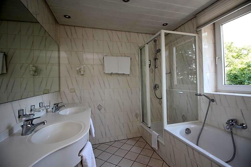 Hotel Leopold image