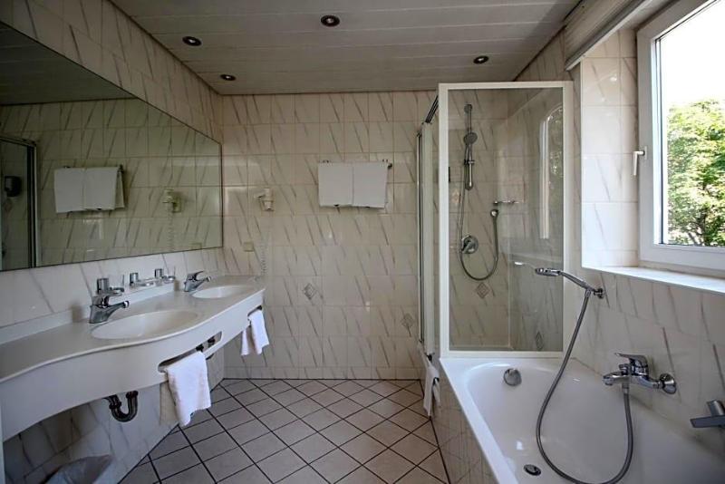 Hotel Leopold image