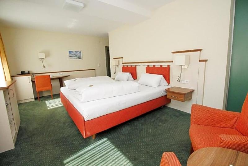 Hotel Leopold image