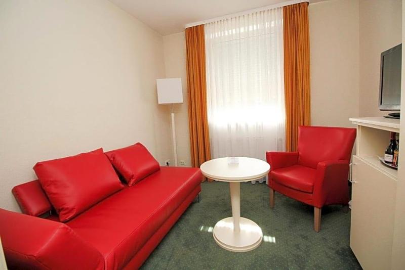 Hotel Leopold image