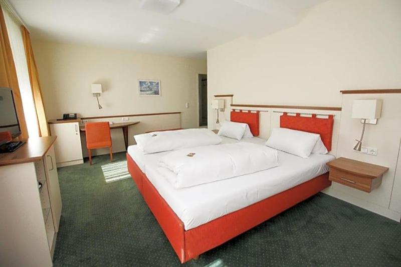 Hotel Leopold image
