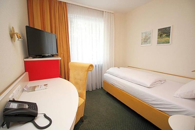 Hotel Leopold image