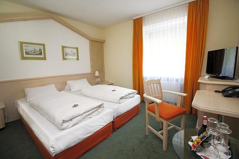 Hotel Leopold image