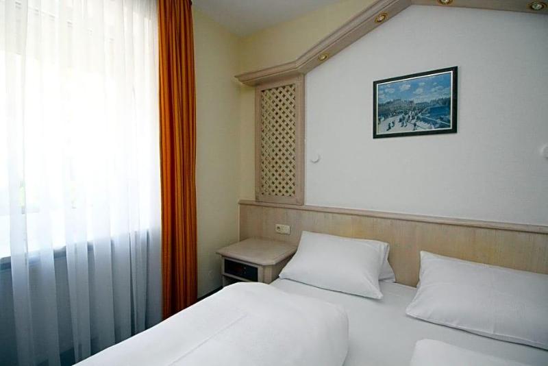 Hotel Leopold image