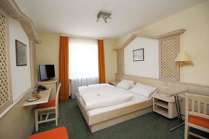 Hotel Leopold image