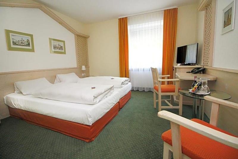 Hotel Leopold image
