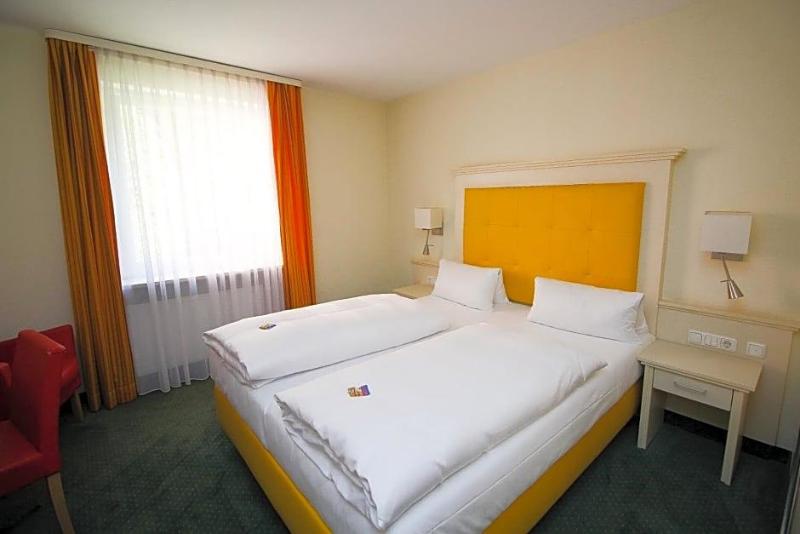 Hotel Leopold image