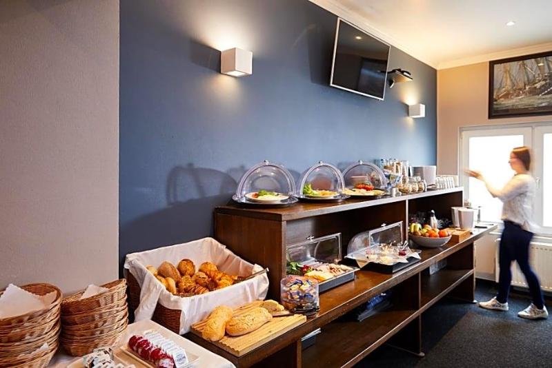 Hotel Hafentor image