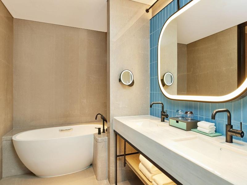 Four Points By Sheraton Shanghai Fengjing image