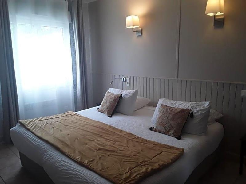 Hv Tel Restaurant Le Clos Charmant image