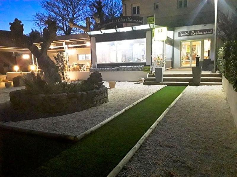 Hv Tel Restaurant Le Clos Charmant image