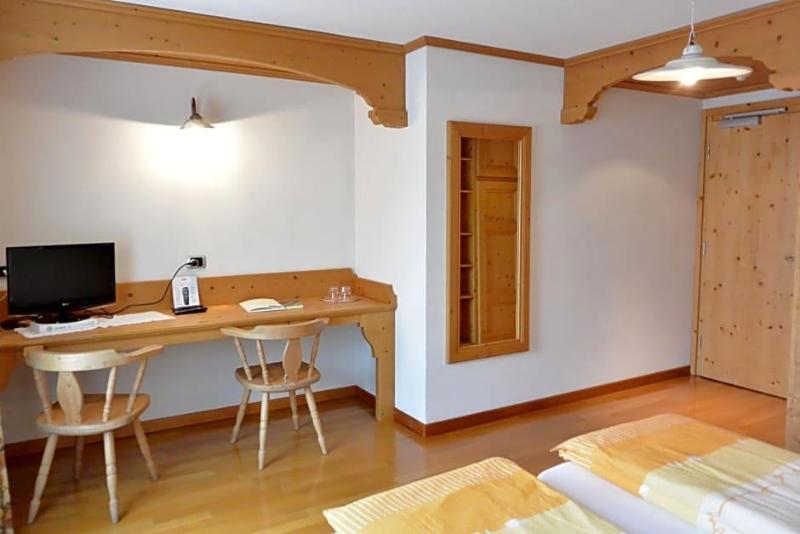 Hotel Garnv¨ Al Plan image