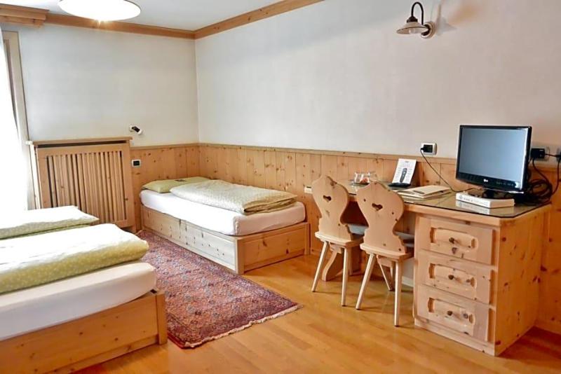 Hotel Garnv¨ Al Plan image