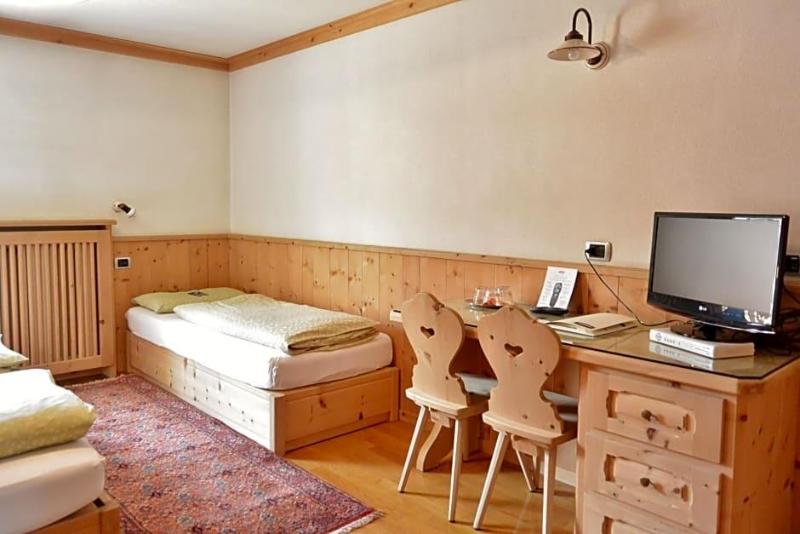 Hotel Garnv¨ Al Plan image