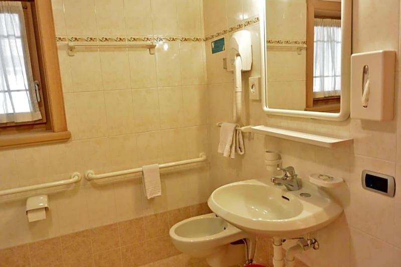 Hotel Garnv¨ Al Plan image