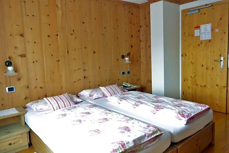 Hotel Garnv¨ Al Plan image
