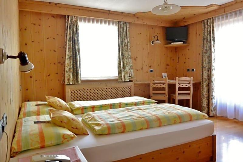 Hotel Garnv¨ Al Plan image
