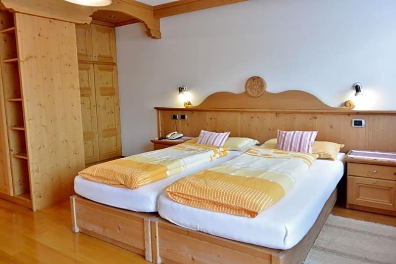 Hotel Garnv¨ Al Plan image