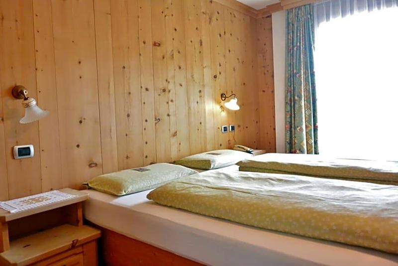 Hotel Garnv¨ Al Plan image