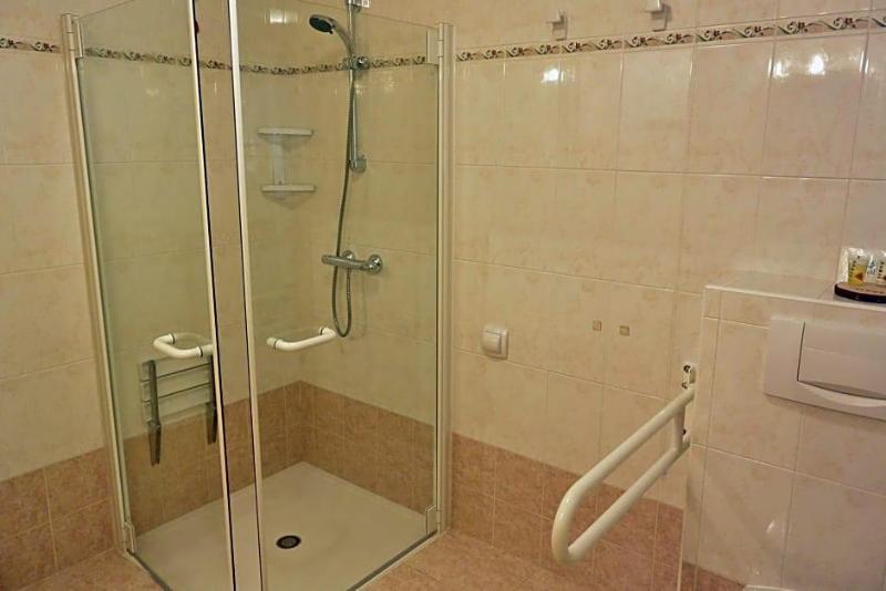 Hotel Garnv¨ Al Plan image