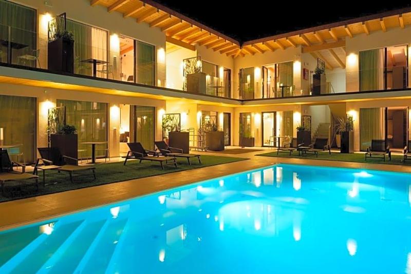 Relais Limonaia - Suites & Garden Spa image