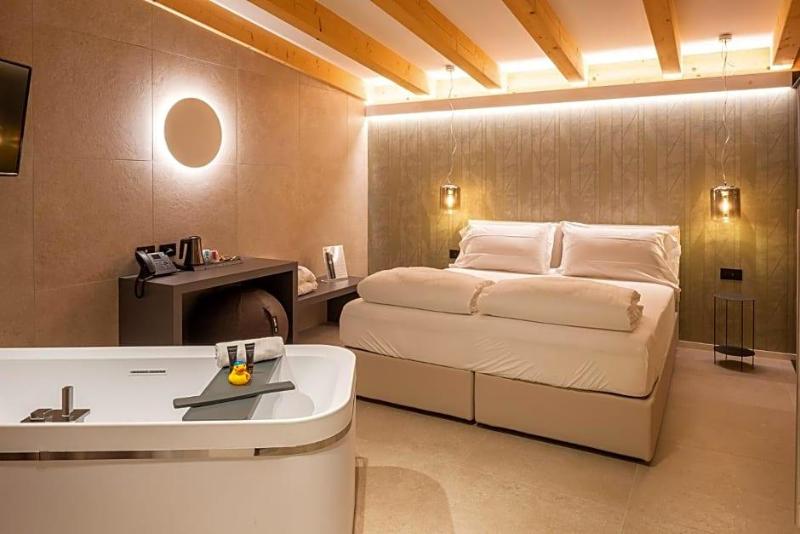 Relais Limonaia - Suites & Garden Spa image