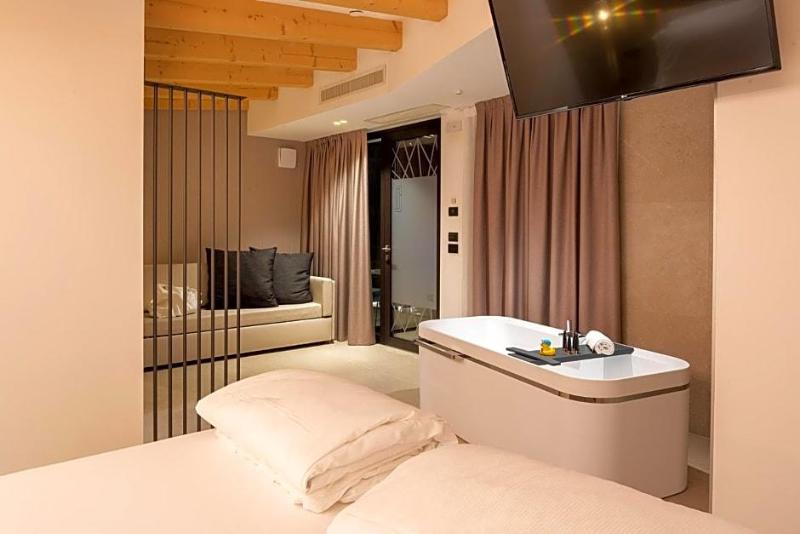 Relais Limonaia - Suites & Garden Spa image