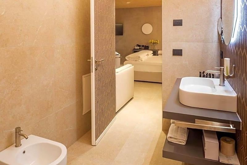 Relais Limonaia - Suites & Garden Spa image