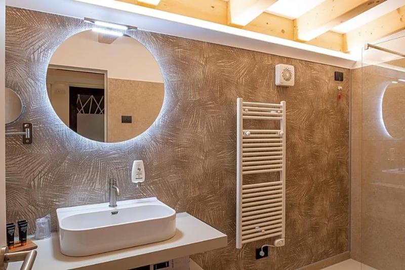 Relais Limonaia - Suites & Garden Spa image