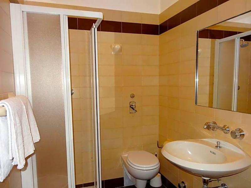 Golf Hotel image