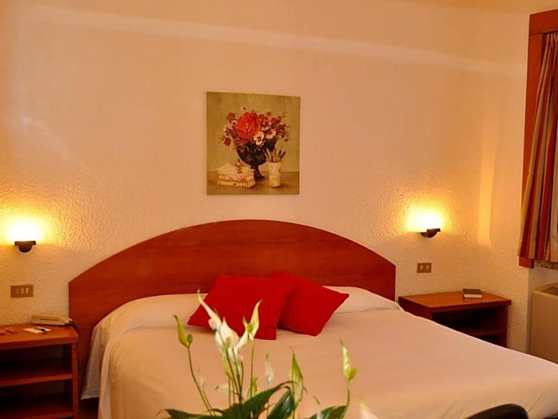 Golf Hotel image