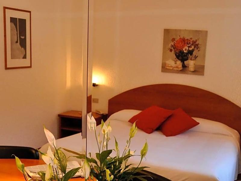 Golf Hotel image