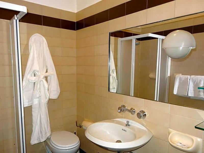 Golf Hotel image