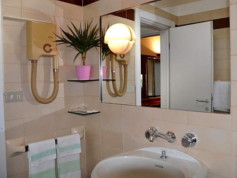Golf Hotel image