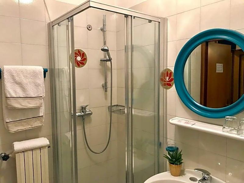 Garnv Hotel Tignale Gtsgroup image