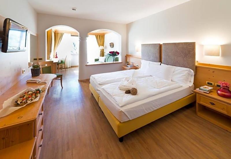 Hotel Ambassador image