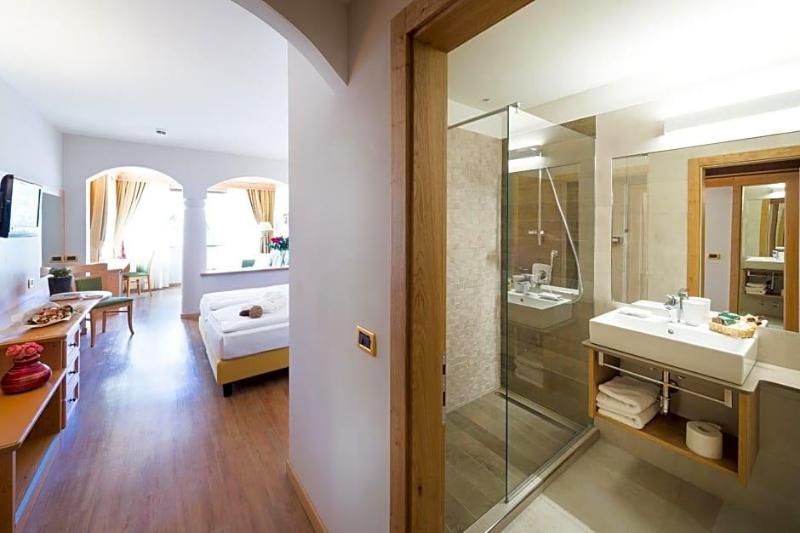 Hotel Ambassador image