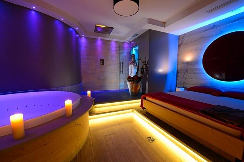Hotel Ambassador image