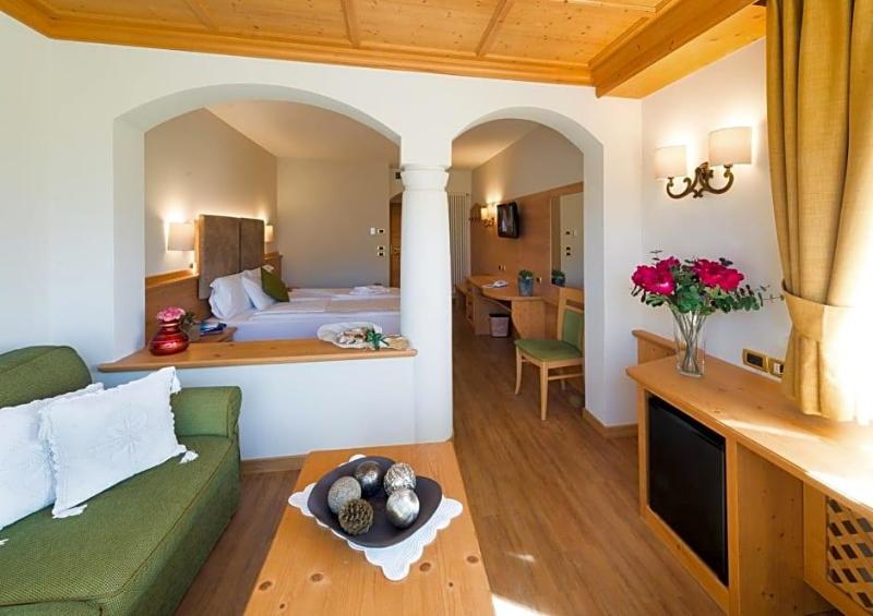 Hotel Ambassador image