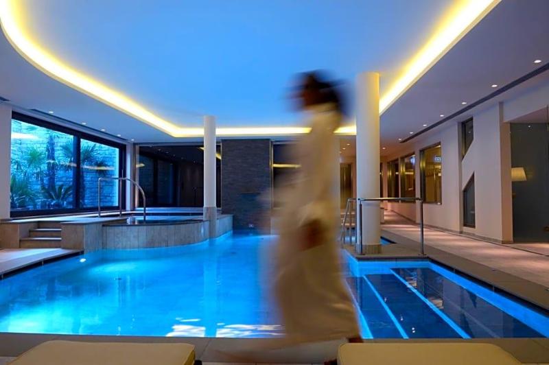 Hotel Ambassador image